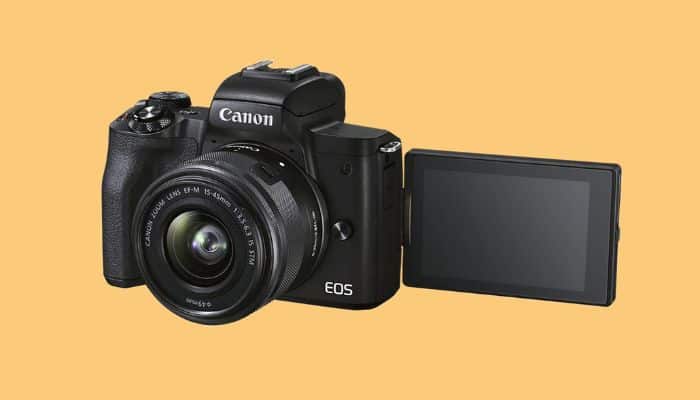 what camera does emma chamberlain use for vlogging